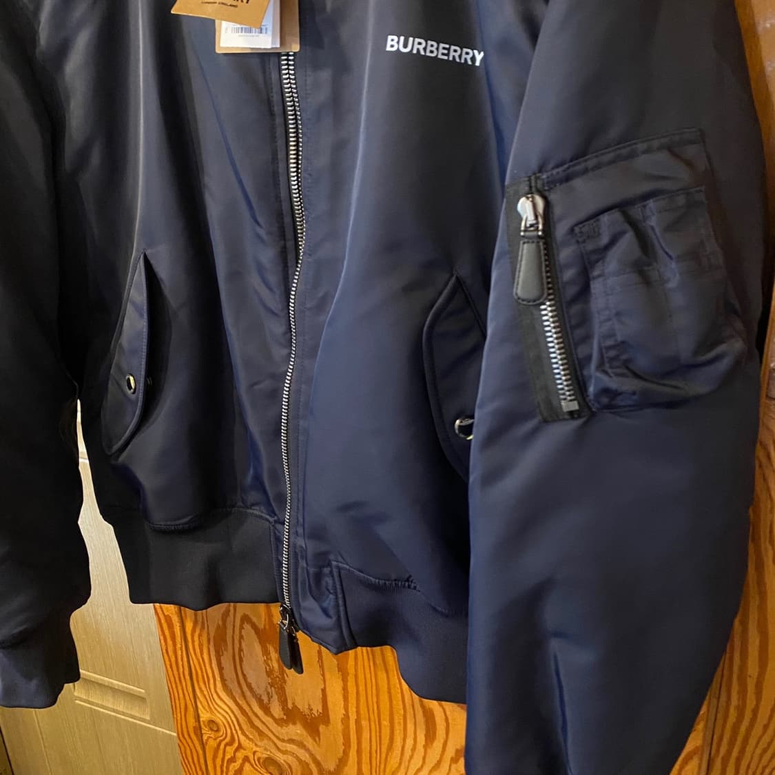 버버리 봄버 자켓 새상품 팝니다.  상품이미지6