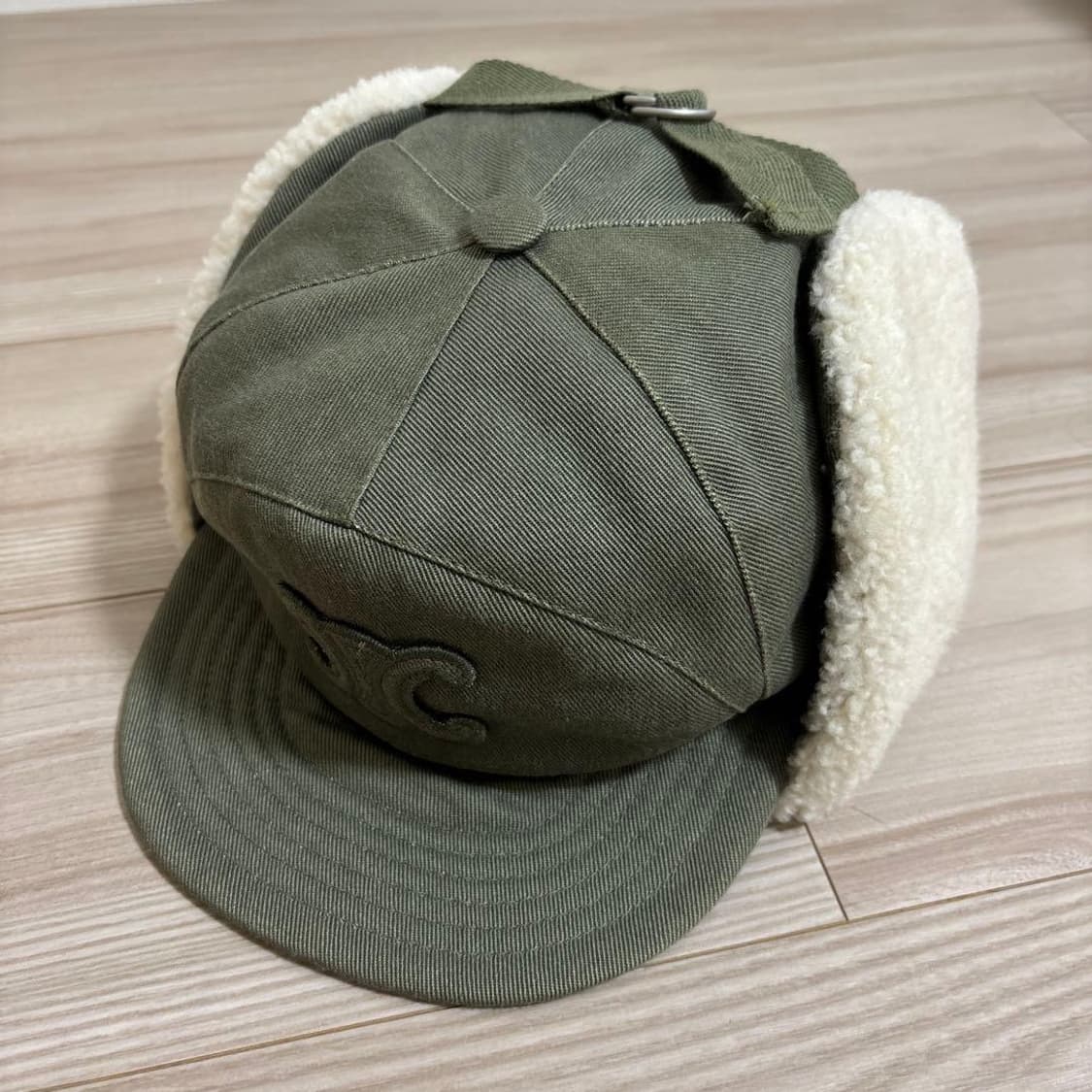 [차정원님 착용] 셀린느 트리옹프 샤프카 상품이미지4