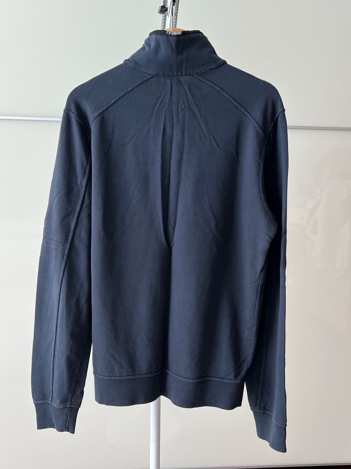 C.P COMPANY 하프 집업 티셔츠 상품이미지2