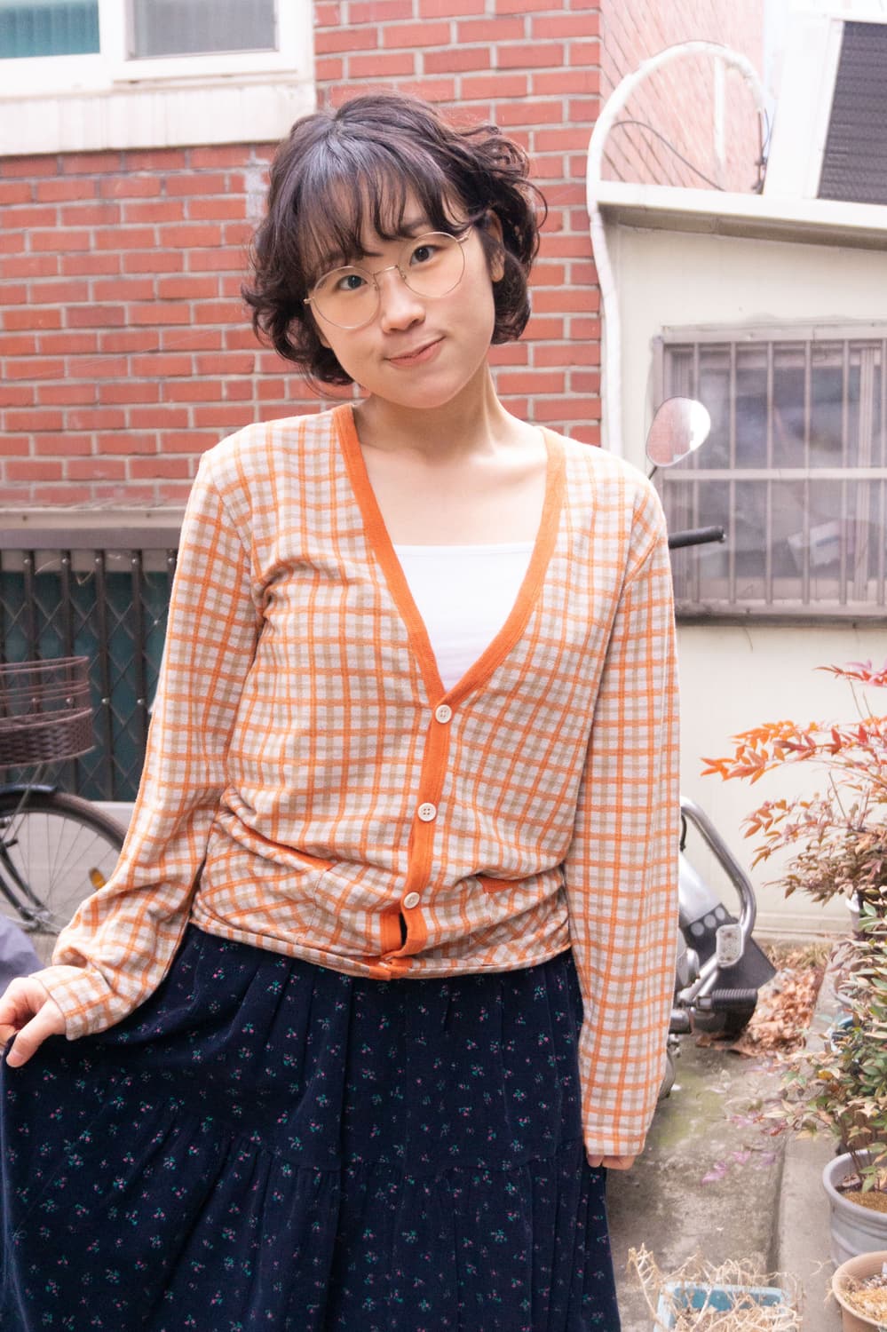 귤빛 창가 체크 가디건 상품이미지2