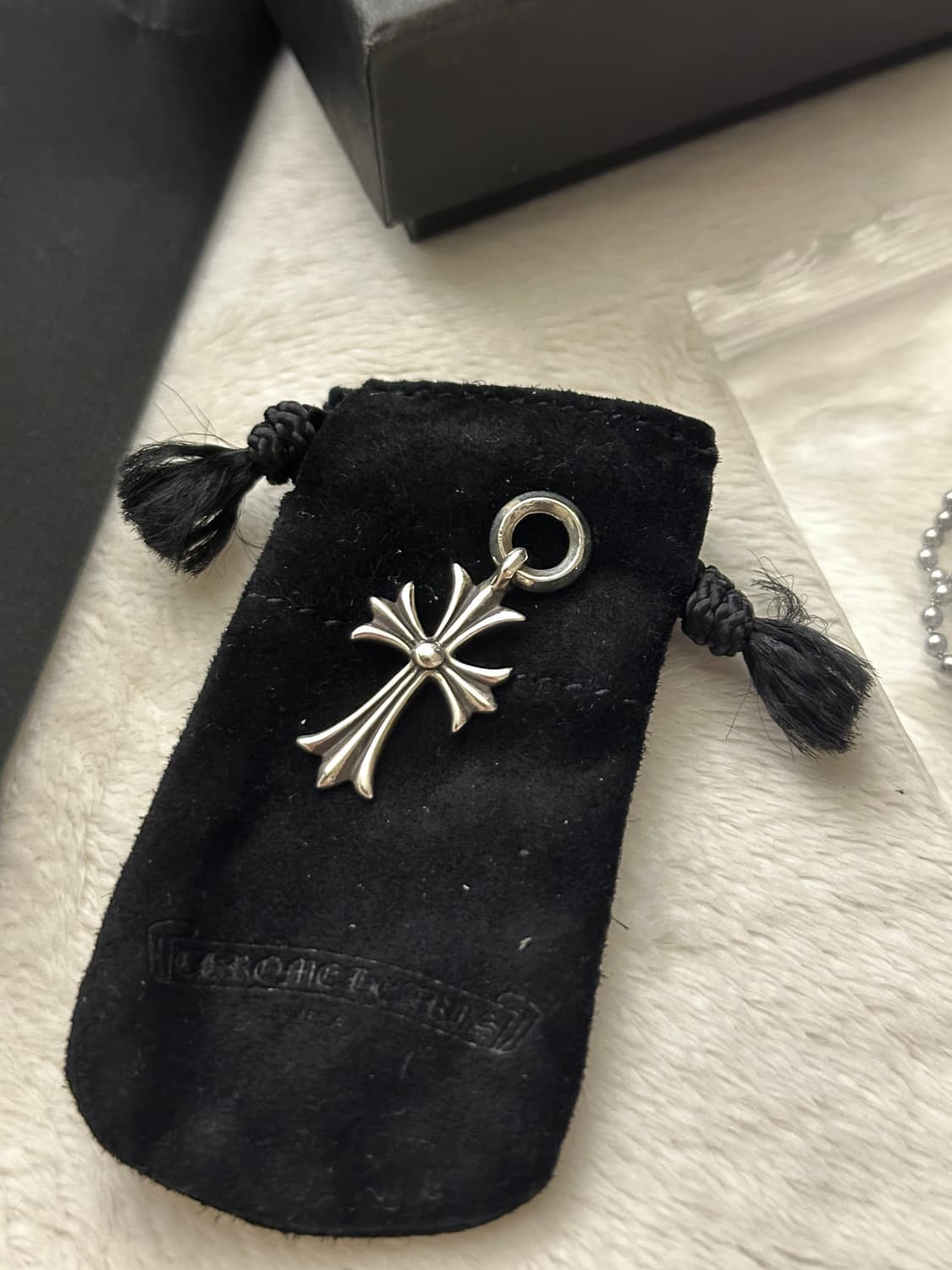 크롬하츠 타이니 크로스 참 상품이미지5