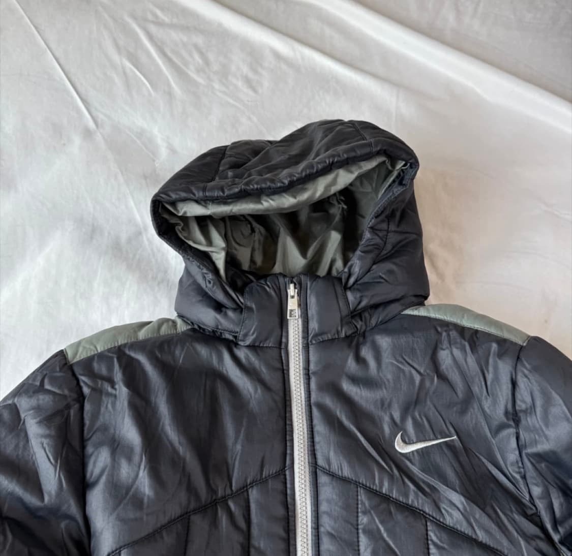 나이키 고프코어 경량패딩 블랙/그레이 A급 m/L 상품이미지2