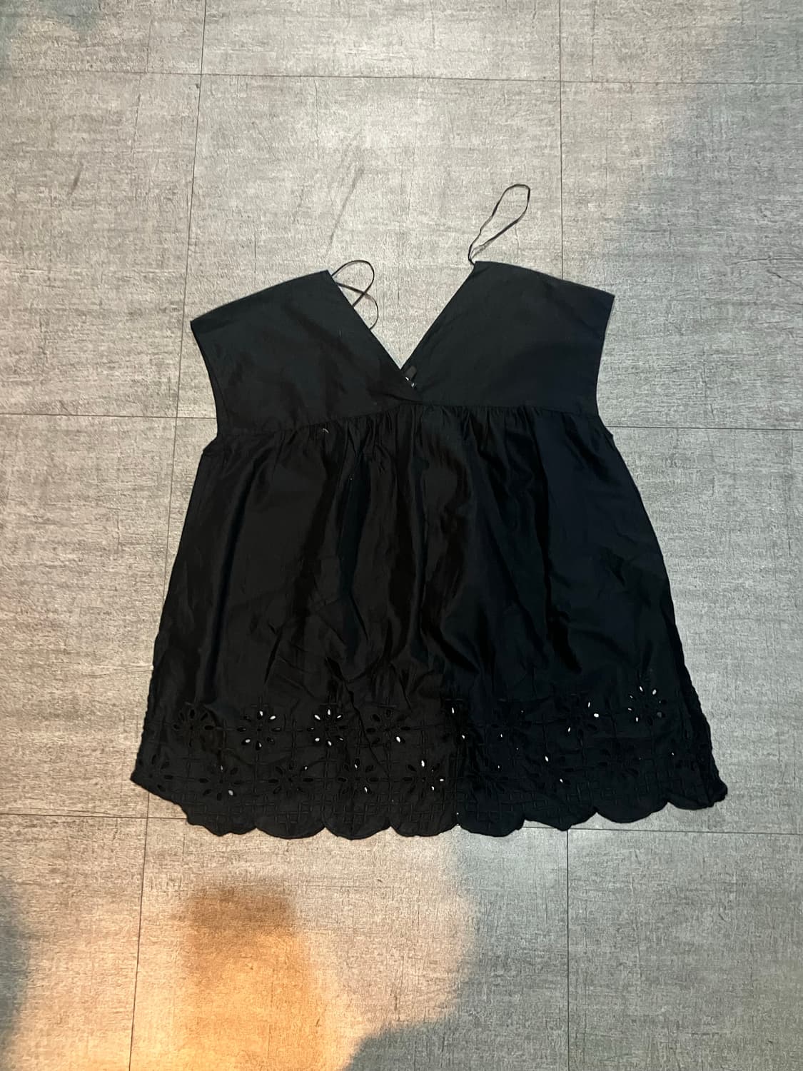 Uniqlo 유니클로 하구미모리걸 바캉스 펀칭 슬리브리스 나시탑 상품이미지1