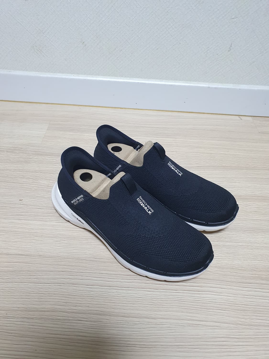 스케쳐스 고워크 블랙 슬립온 운동화 260 상품이미지2