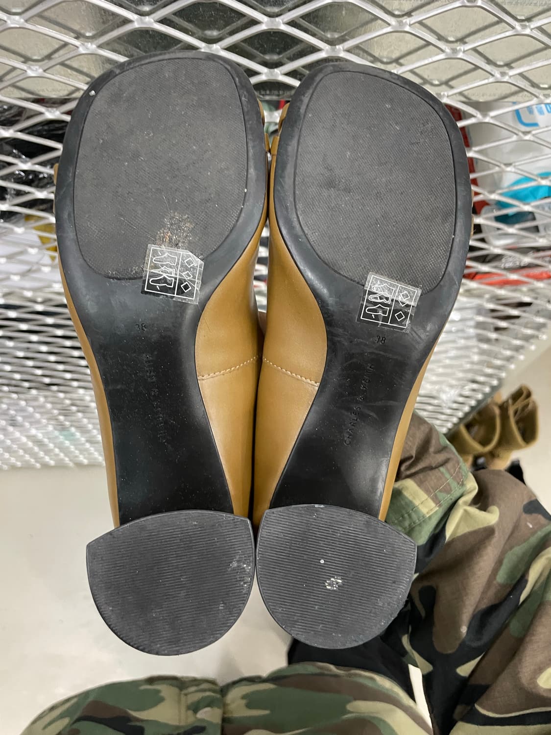 찰스앤키스 악센트 펌프스 브라운 38 상품이미지6