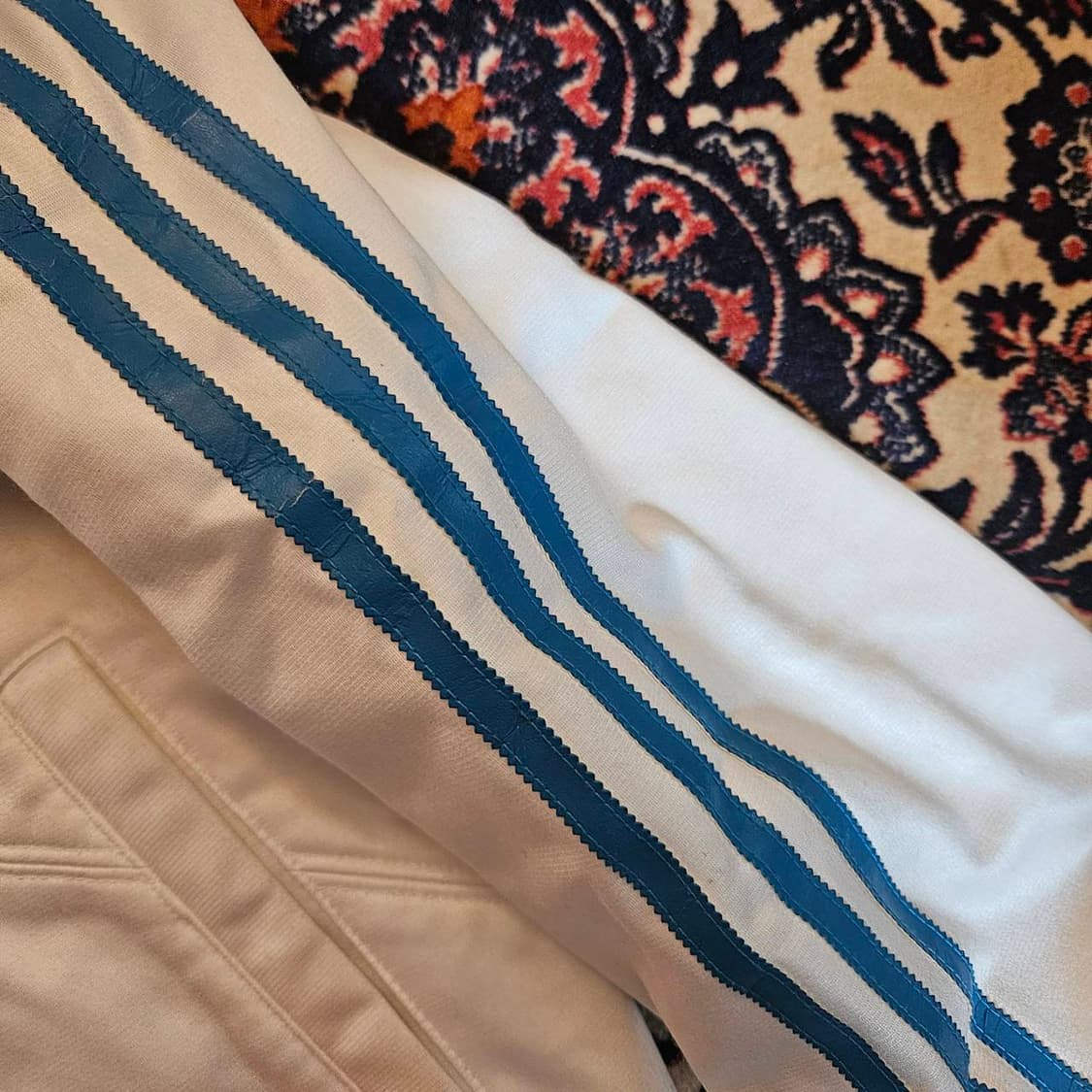 아디다스(Adidas) 올드스쿨 트랙 점퍼
사이즈 XL size 상품이미지7