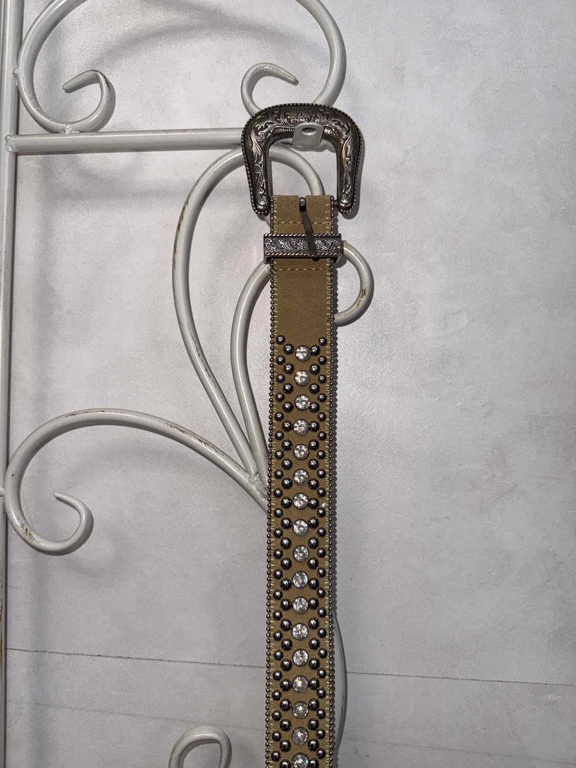 Guess beige cubic stud western belt 상품이미지5