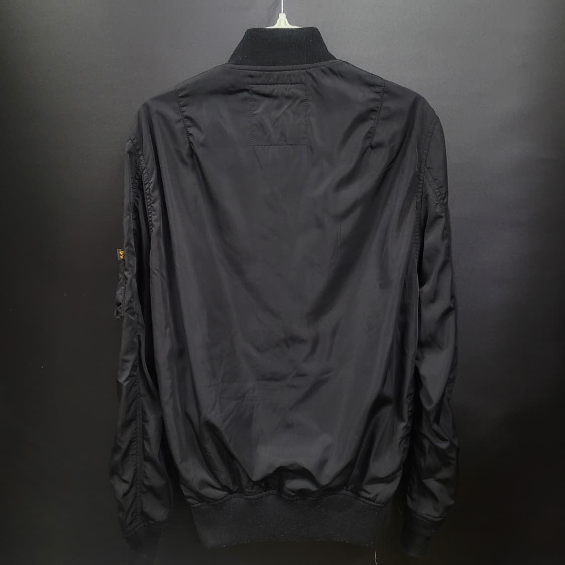 Alpha Industries

알파인더스트리 블랙 Ma-1 블루종  상품이미지4