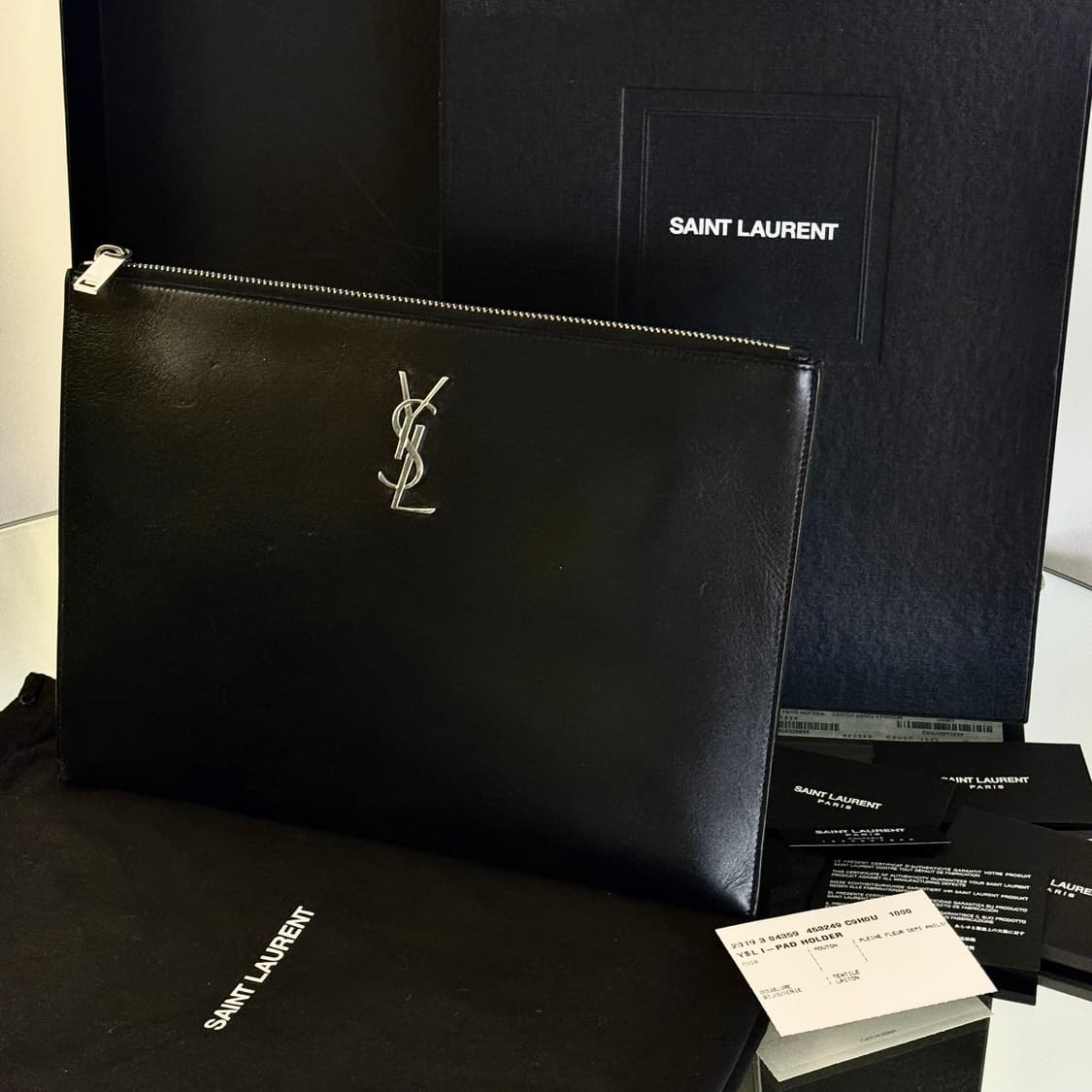 [풀구성] 입생로랑 카프스킨 미디움 클러치 블랙 실버 상품이미지1