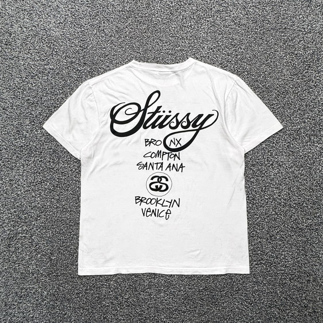 Name : 스투시 월드투어 시그니처로고 화이트 반팔티 :) 상품이미지2