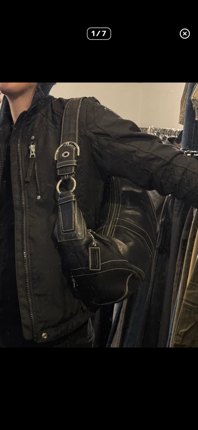 코치 하프 숄더백 상품이미지1