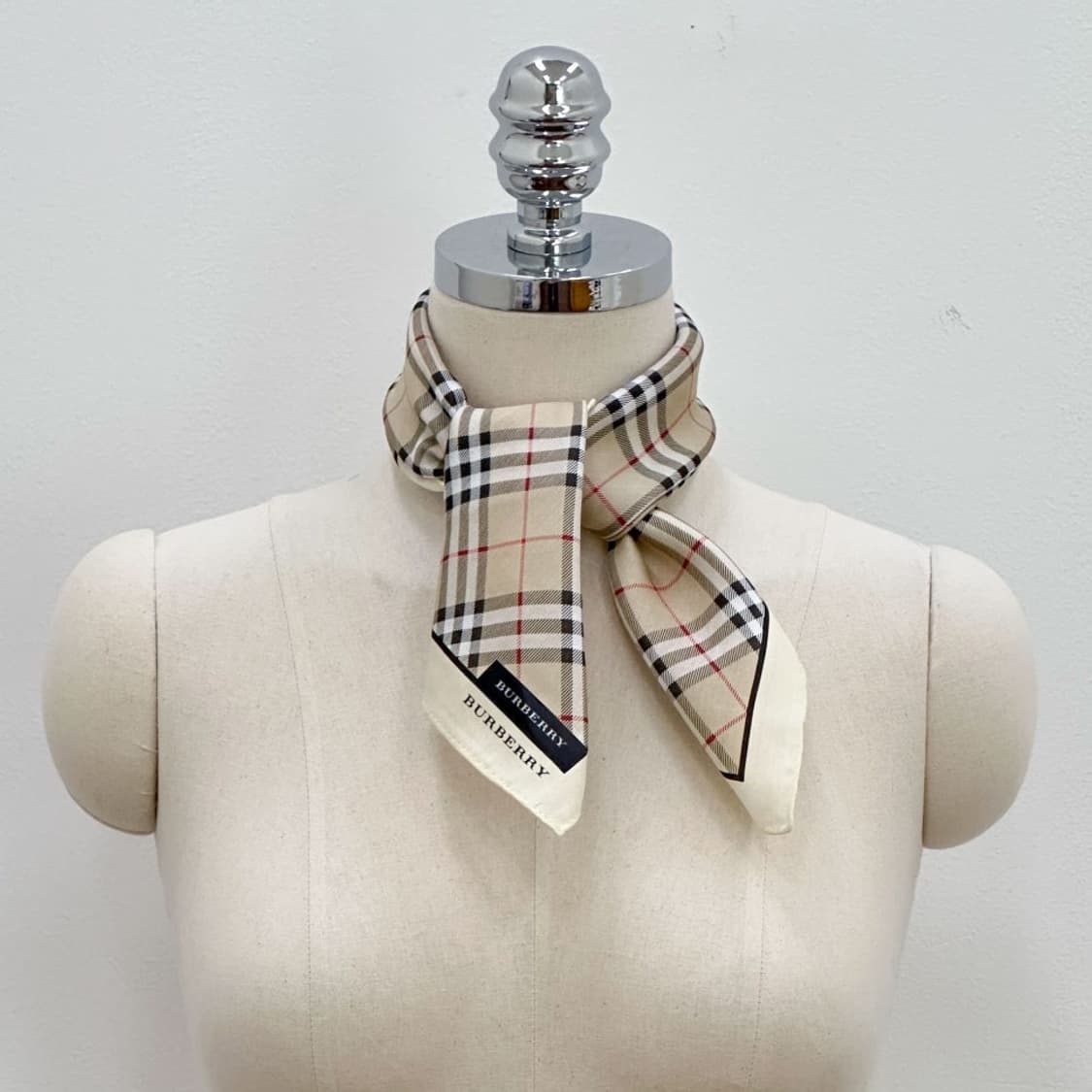 (새상품) burberry/ 버버리 쁘띠스카프 손수건 상품이미지6