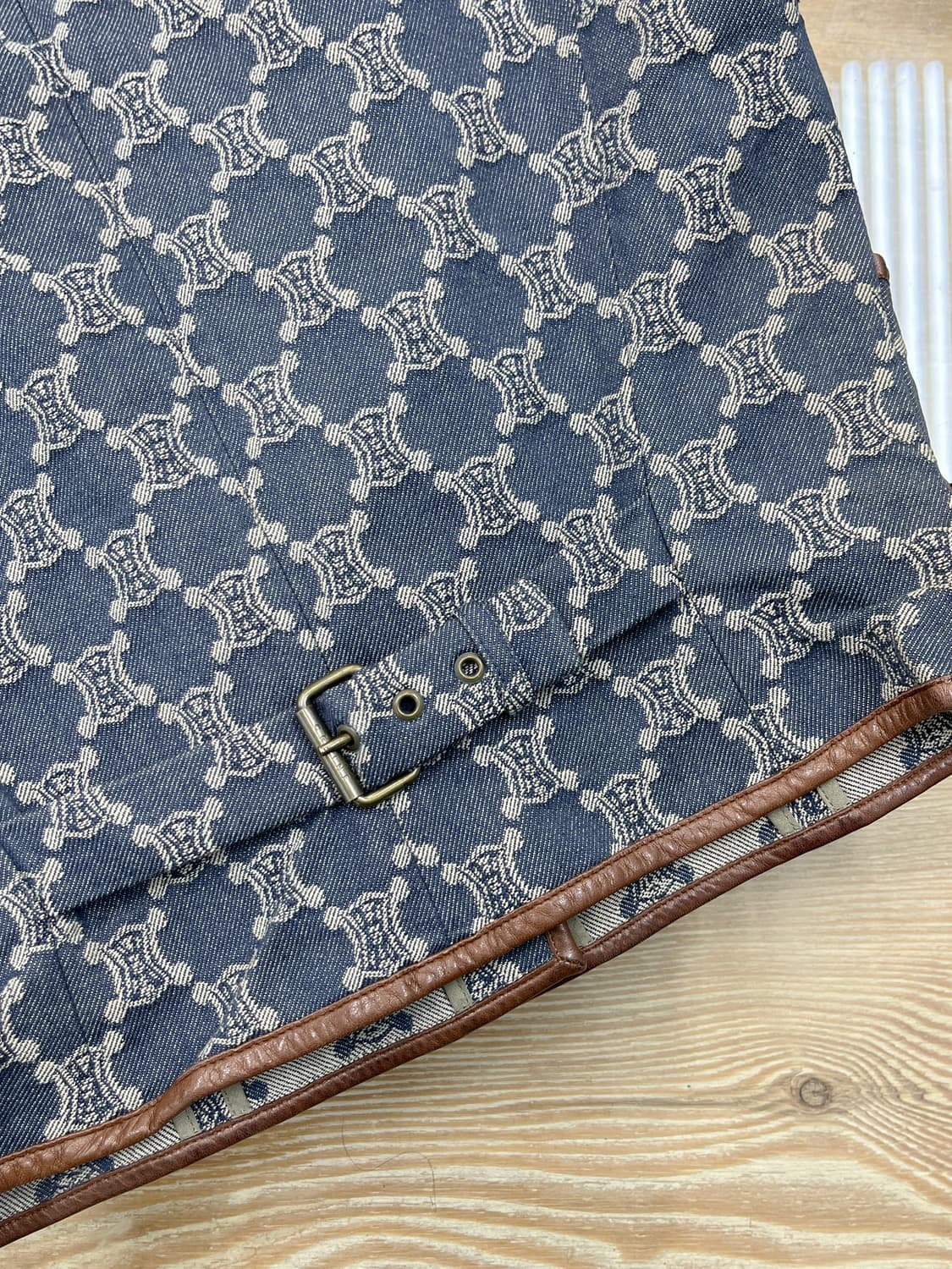 셀린느 트리옹프 레더 데님 베스트 상품이미지7