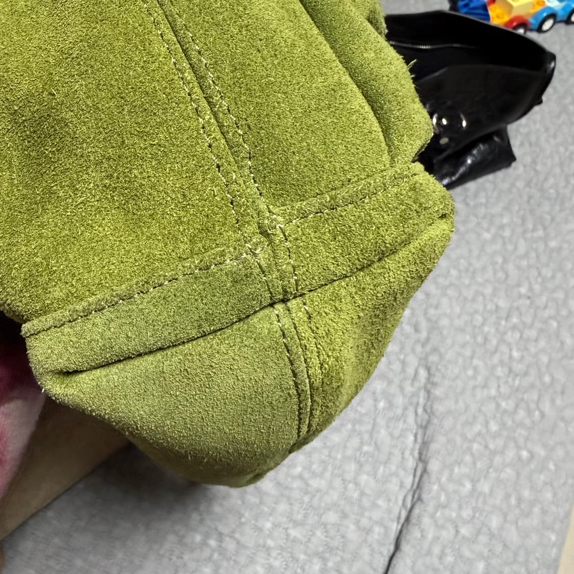 엔오르 ENOR 스웨이드 셔링 숄더백 올리브 상품이미지7