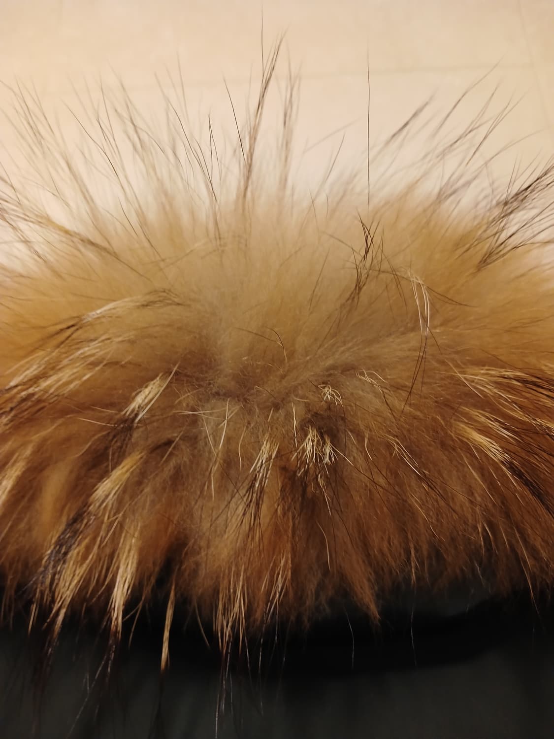 모조에스핀 정품 여성 락쿤털 100% 소재 패딩 85-91-164 상품이미지9