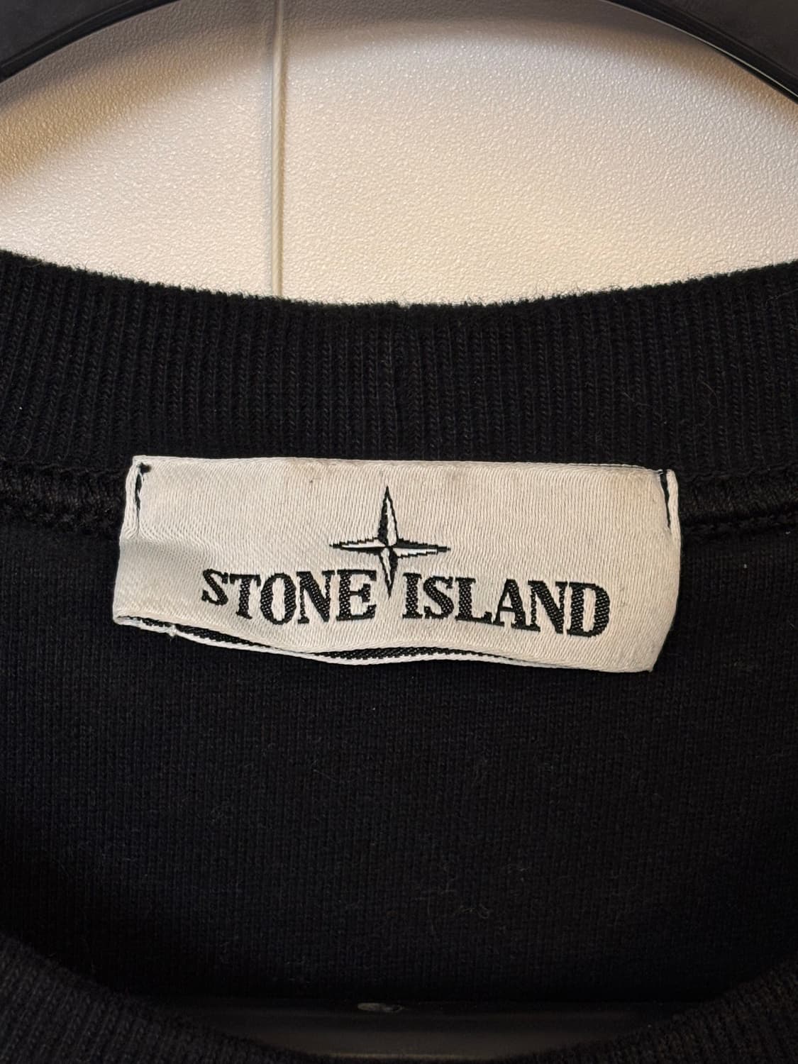 [새상품급/당일배송] 스톤아일랜드 블랙 맨투맨 티셔츠 상품이미지3