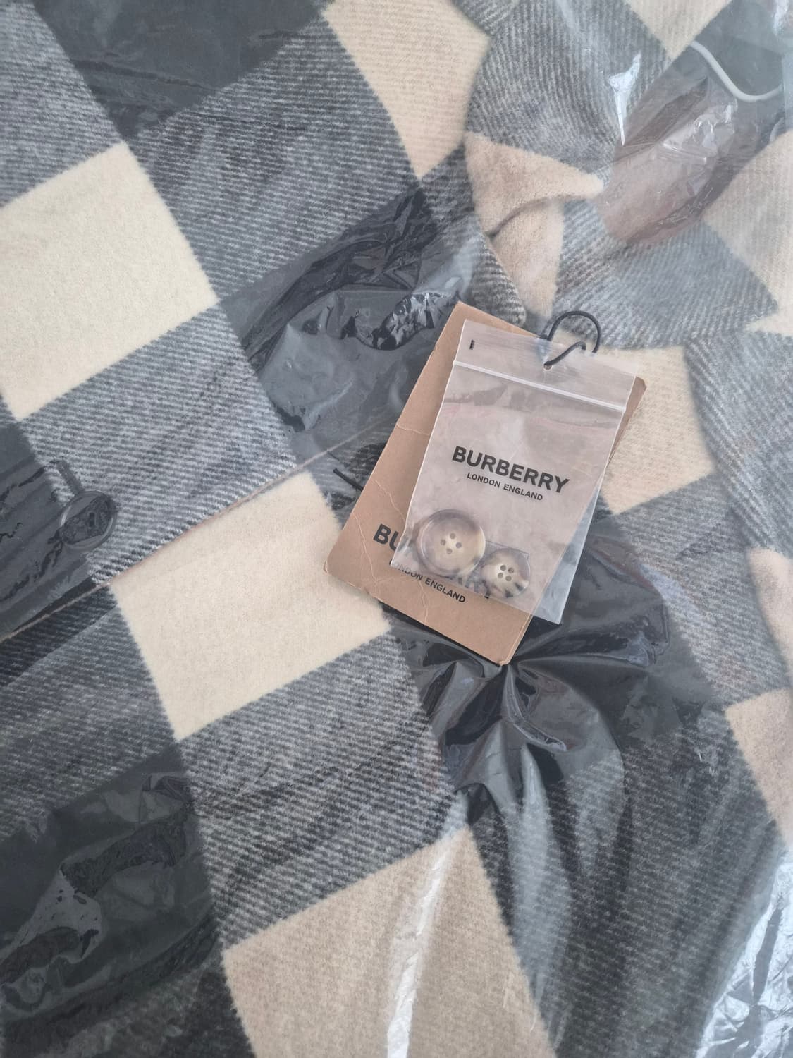 (급처)정품 버버리 리버시블 양면 케이프 현아 판쵸코트 상품이미지9