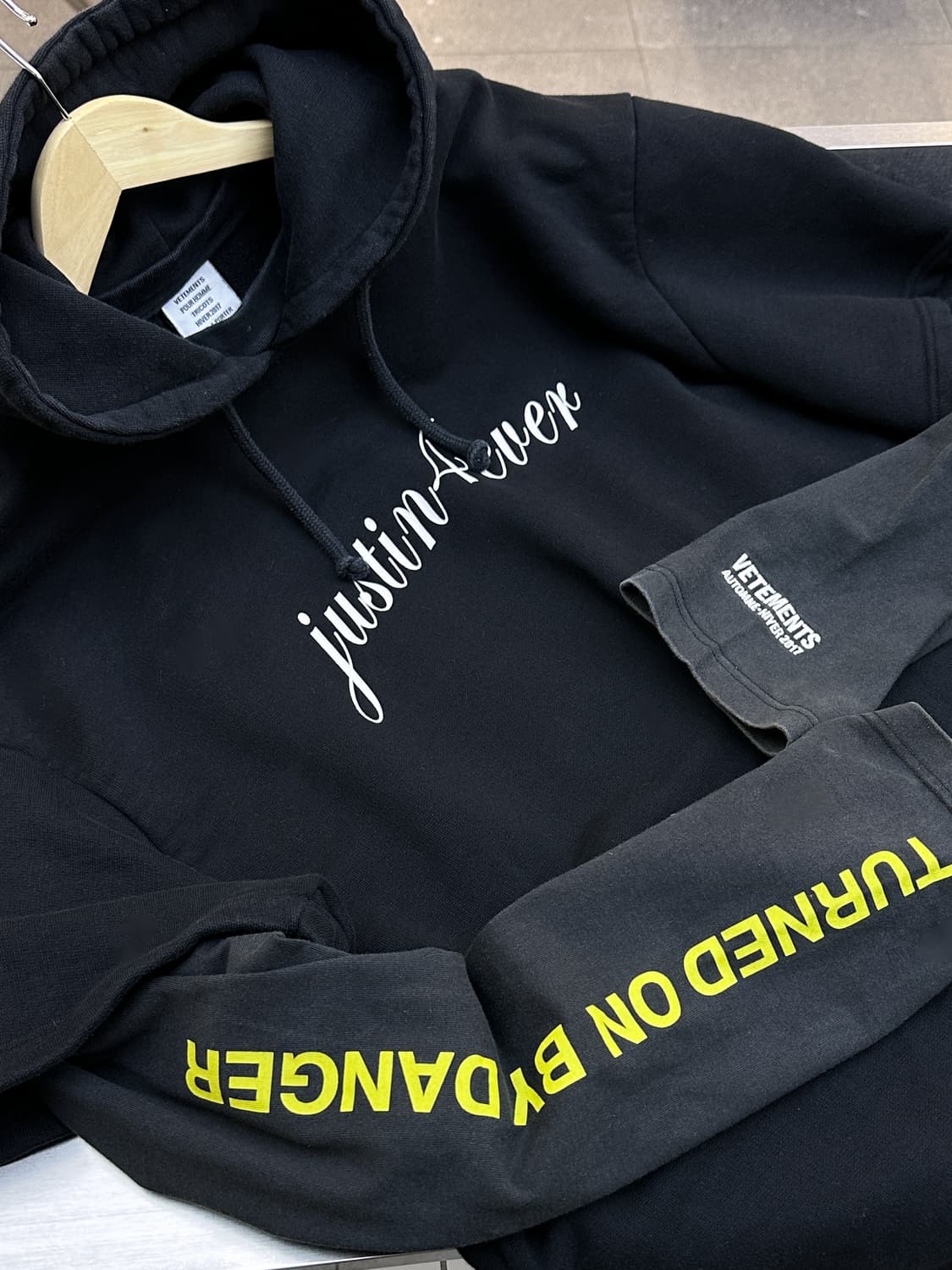 베트멍 17aw 저스틴 포에버 후드티 상품이미지4