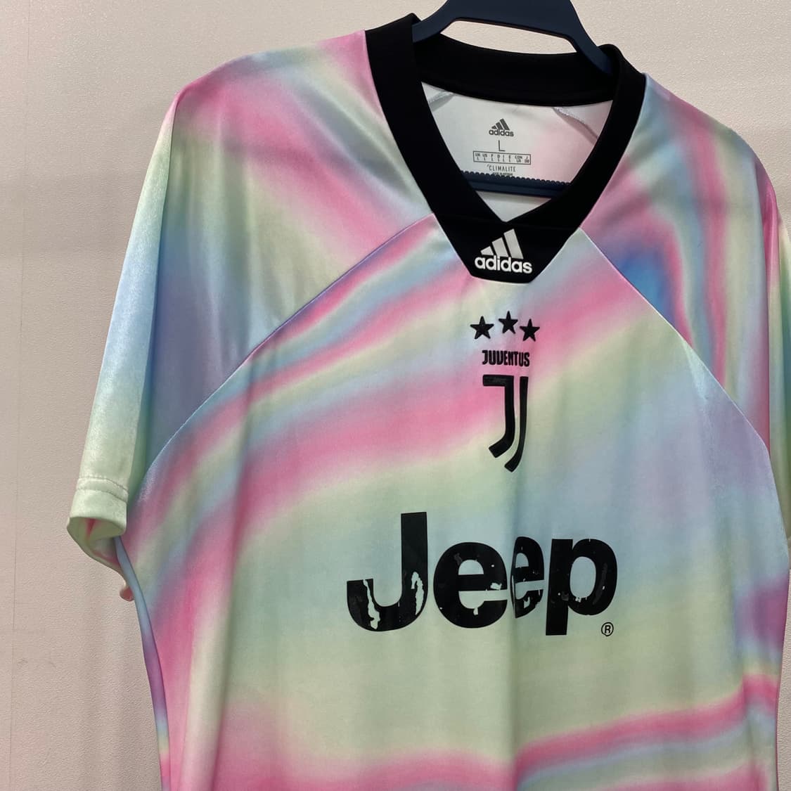 아디다스 18-19 유벤투스 4th EA스포츠 한정판 유니폼 상품이미지3