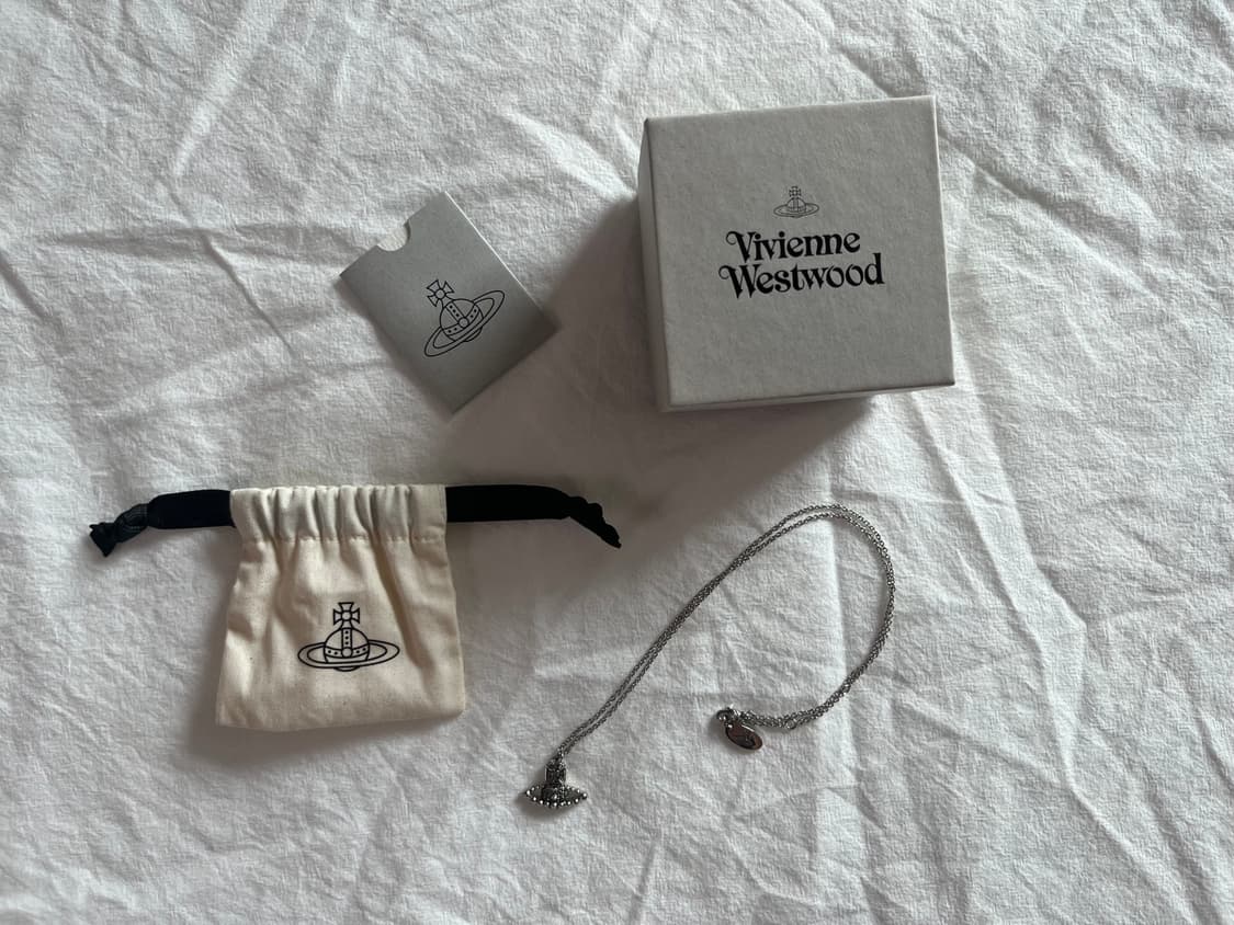 비비안 웨스트우드 미니 바스 릴리프 목걸이 실버 상품이미지4