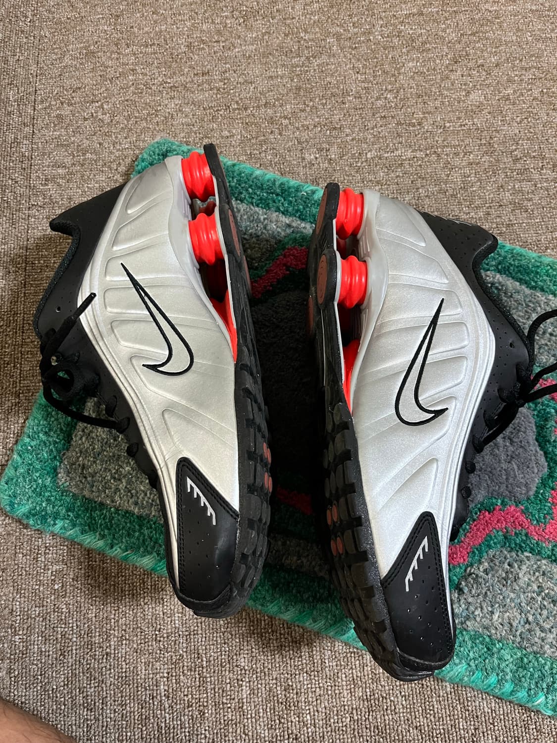 나이키 샥스 R4 운동화 사이즈 280 상품이미지6