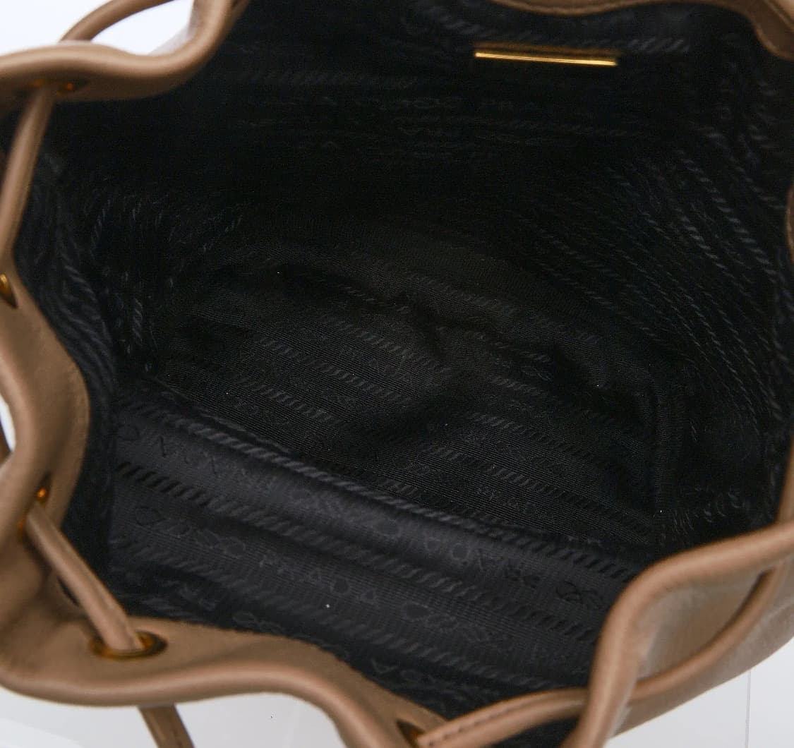 [A급] 프라다 카프스킨 소프트 레더 버킷백 숄더백 판매합니다!!! 상품이미지8