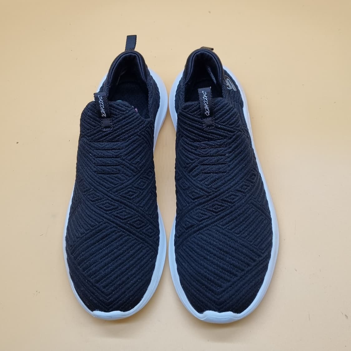 스케쳐스 울트라 플렉스 블랙 슬립온245. 상품이미지2