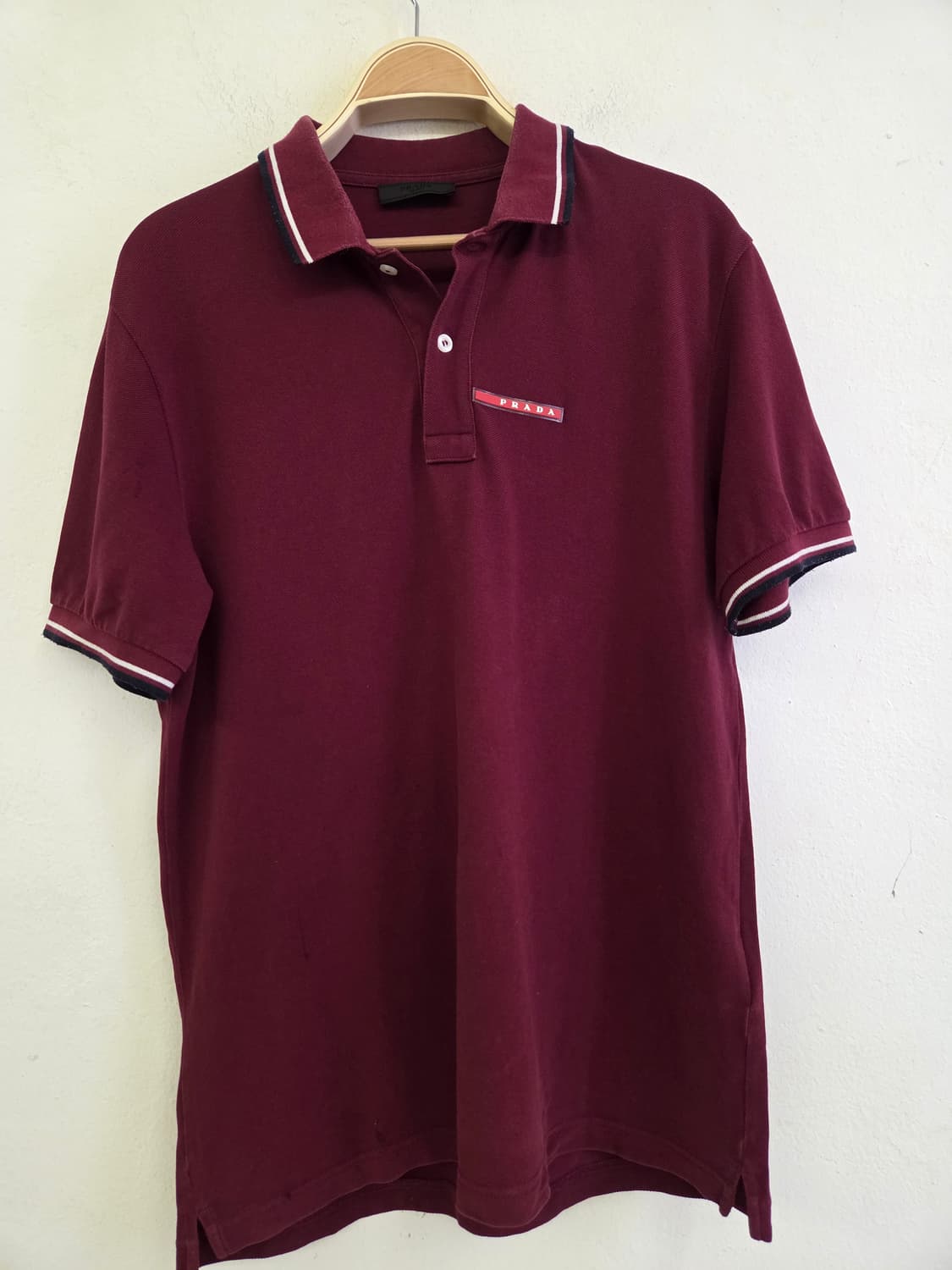 프라다 남성 와인색 카라티 L 상품이미지1