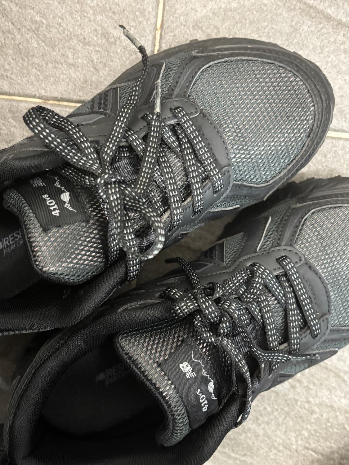 뉴발란스 블랙 운동화 410v5 상품이미지1