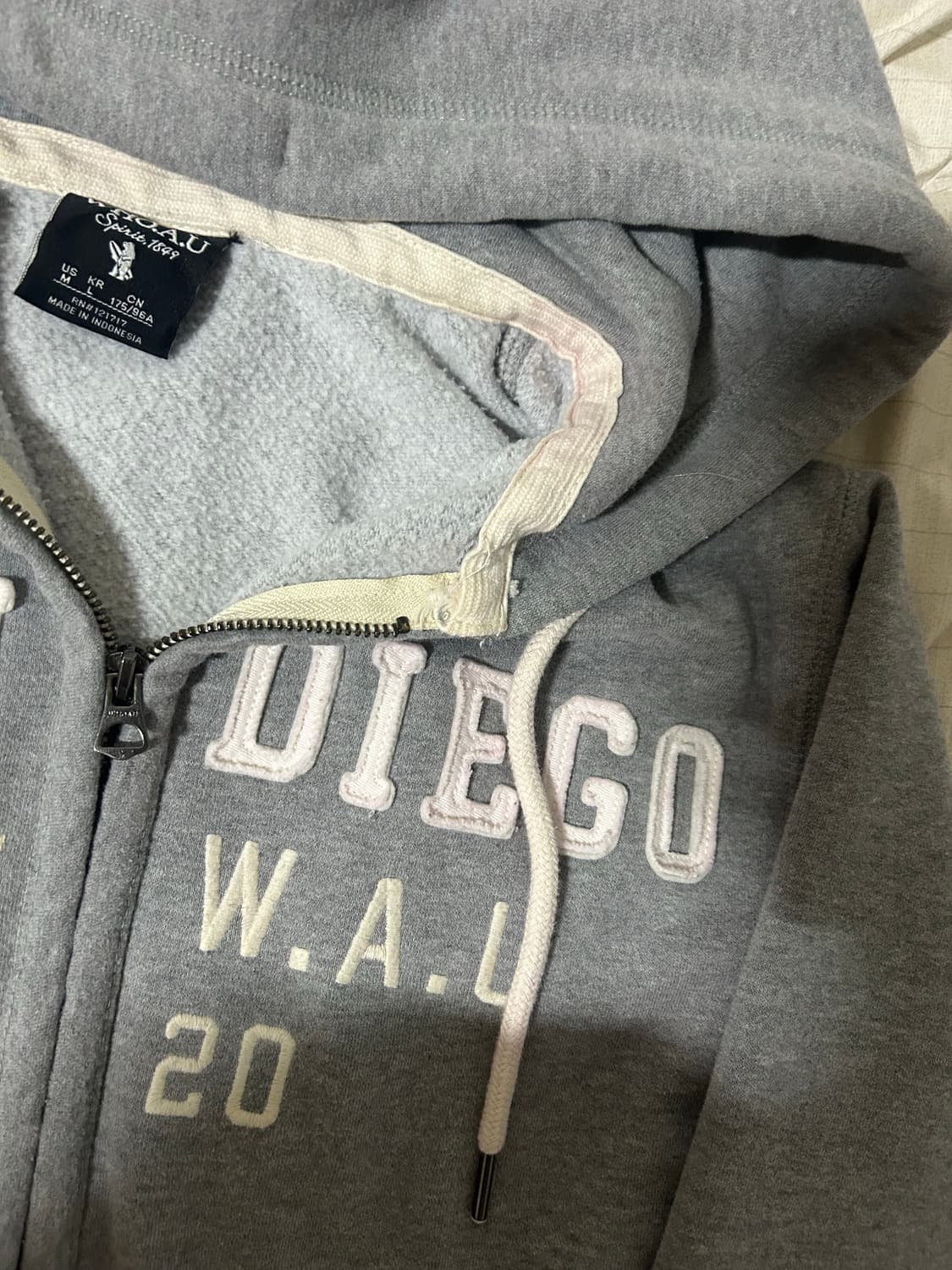 후아유 그레이 패치 로고 후드집업 상품이미지4