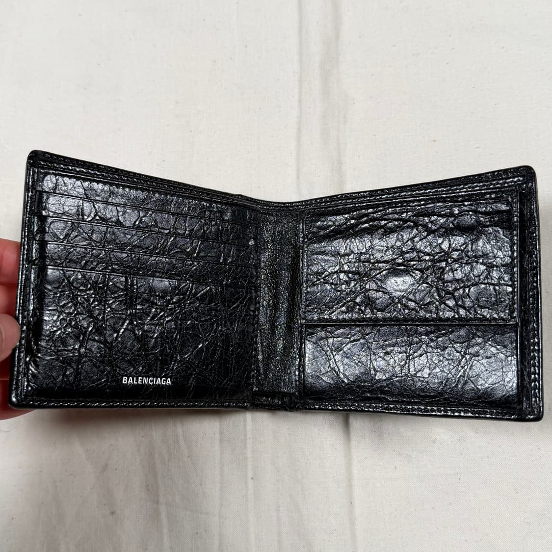 발렌시아가 너트 반지갑 상품이미지2