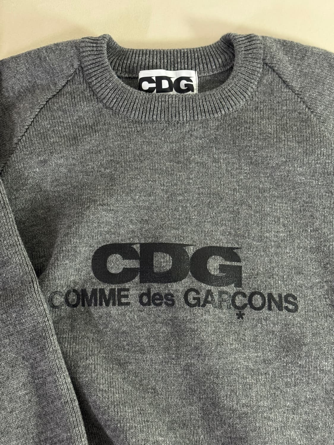 CDG 라운드넥 풀오버 니트 그레이 s 상품이미지3