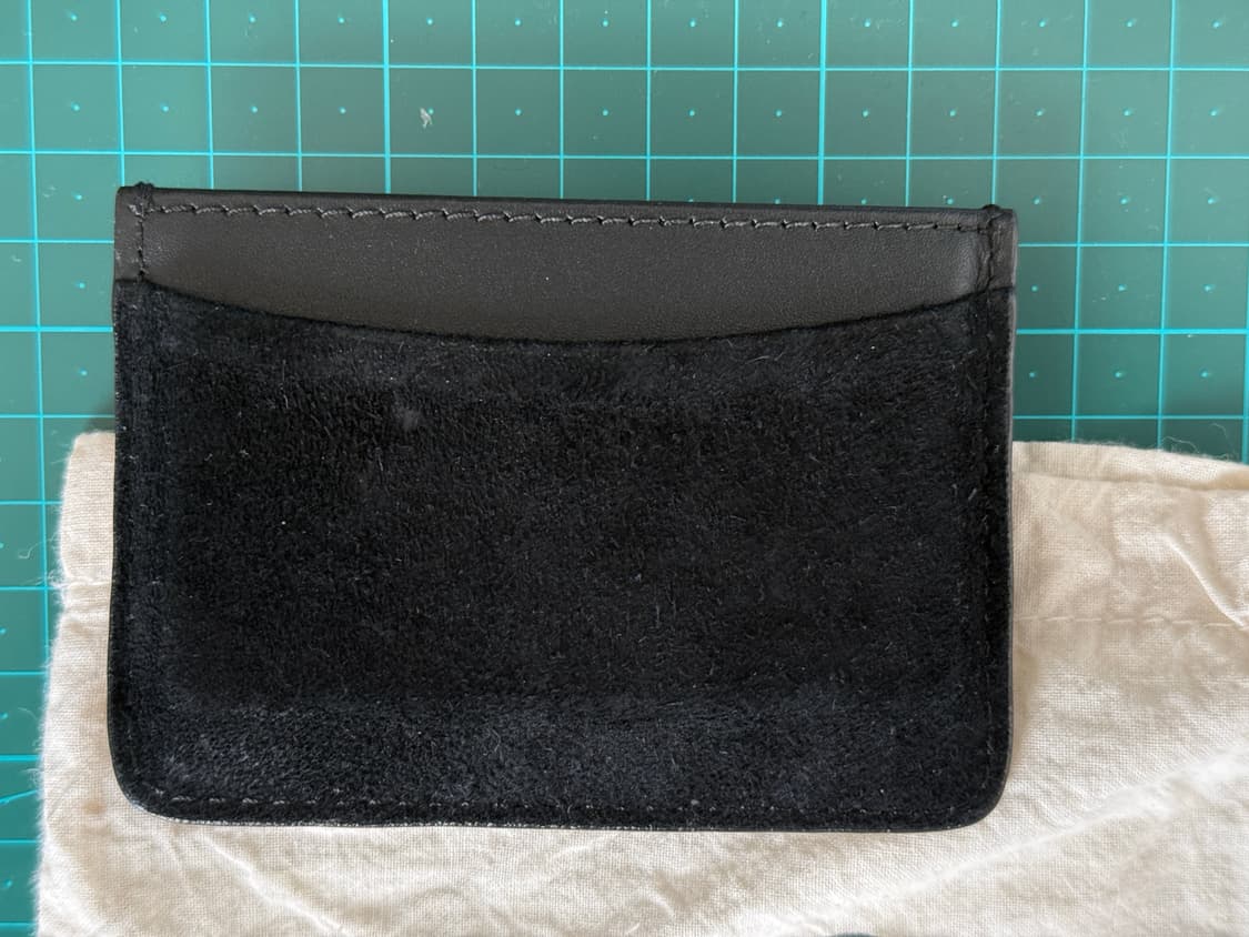 A.P.C. 아페쎄 블랙 카드지갑 (스웨이드) 상품이미지3