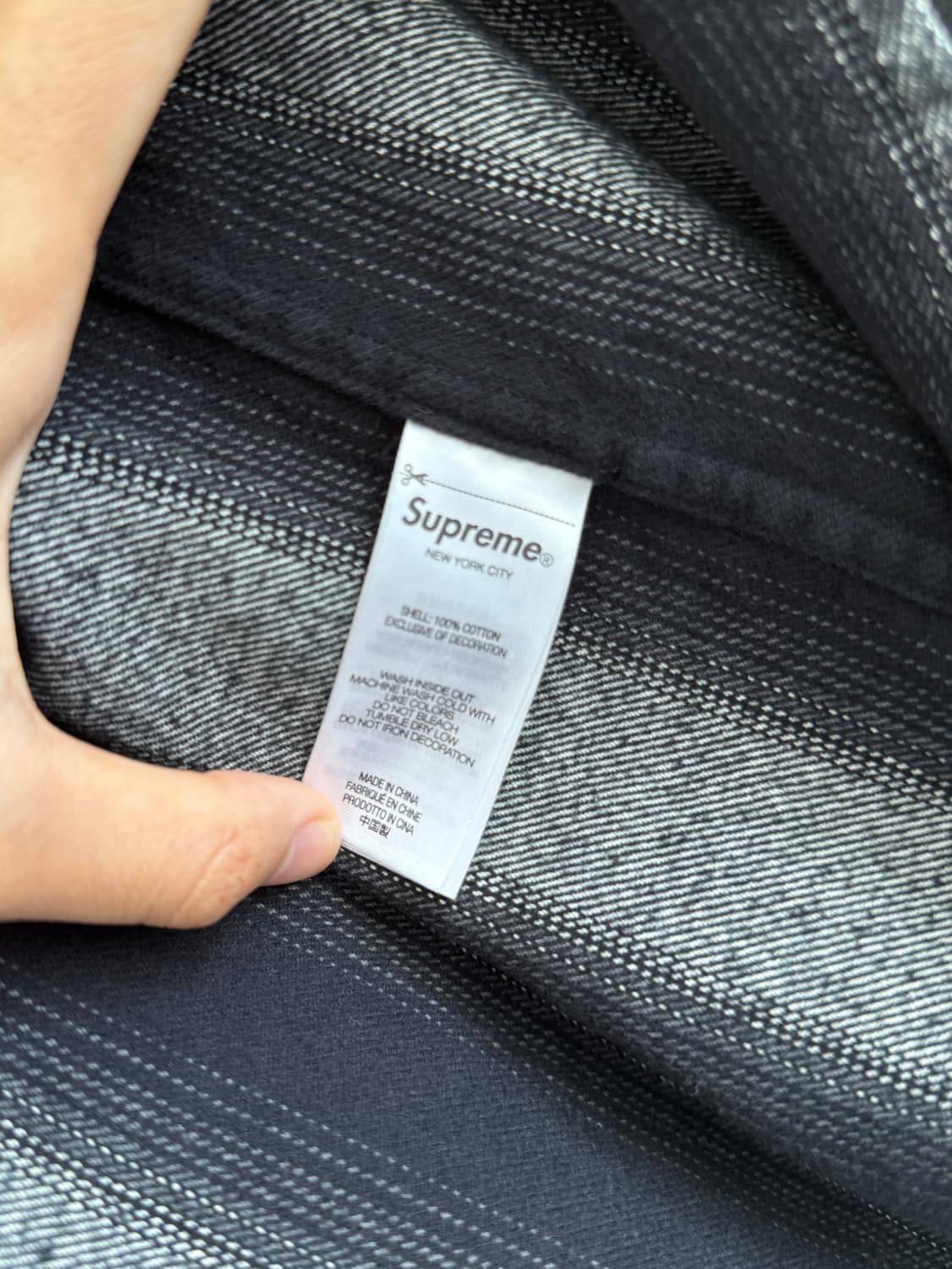 슈프림 스트라이프 플란넬 집업셔츠 블랙 상품이미지5