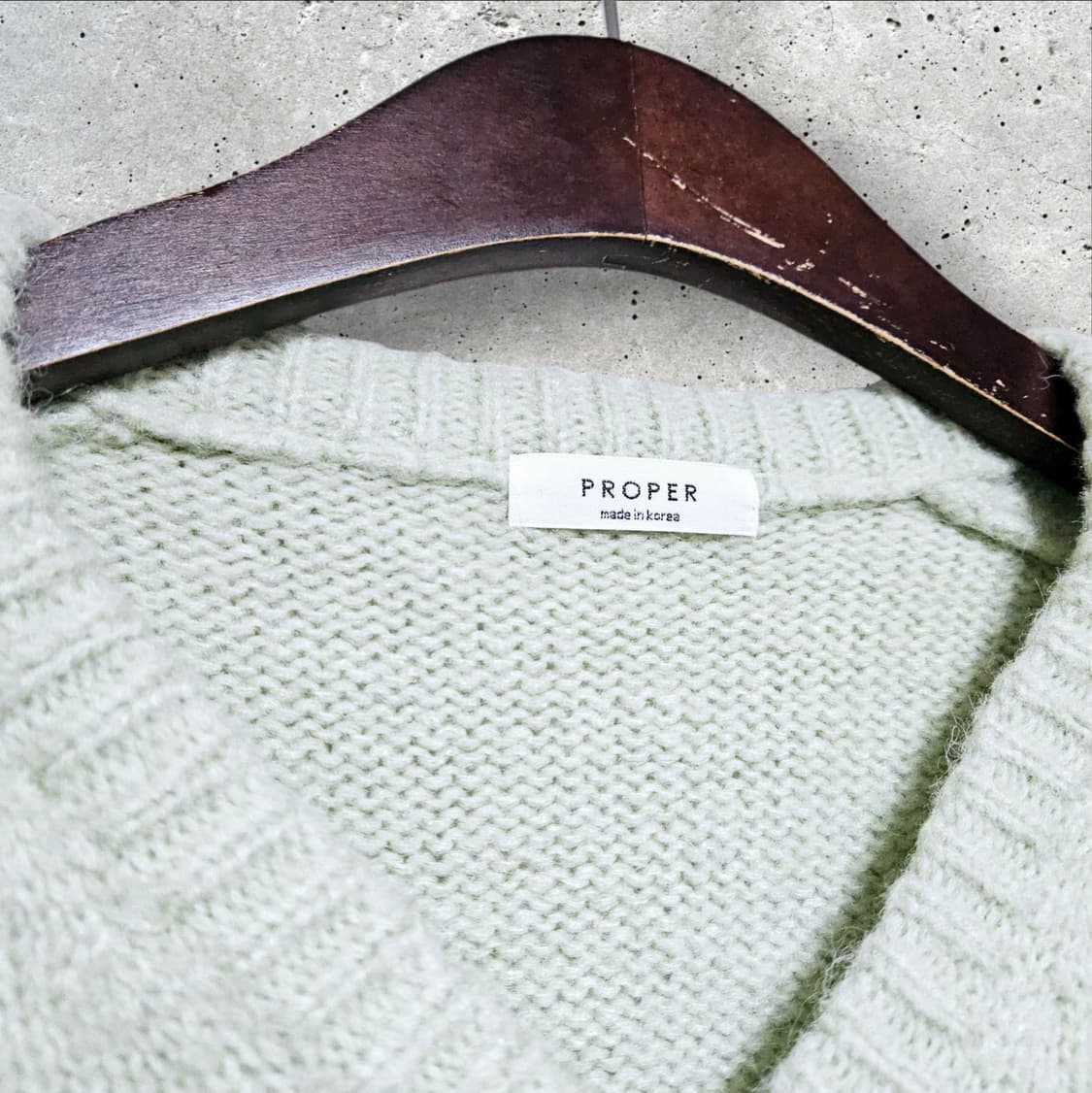 브이넥 니트 (95/M) 상품이미지3