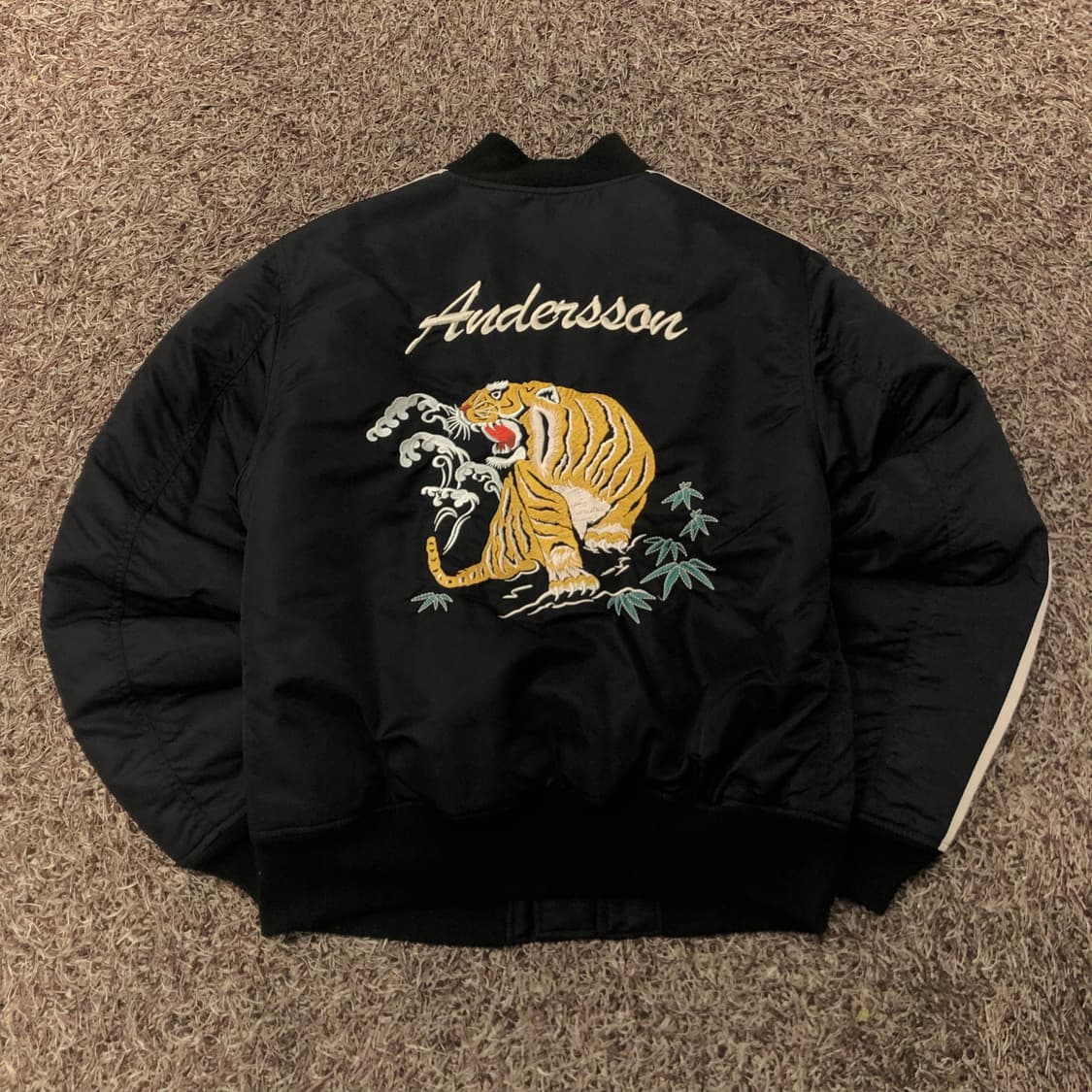 쇼트 X 앤더슨벨 타이거 자수 스카쟌 봄버 자켓 상품이미지1