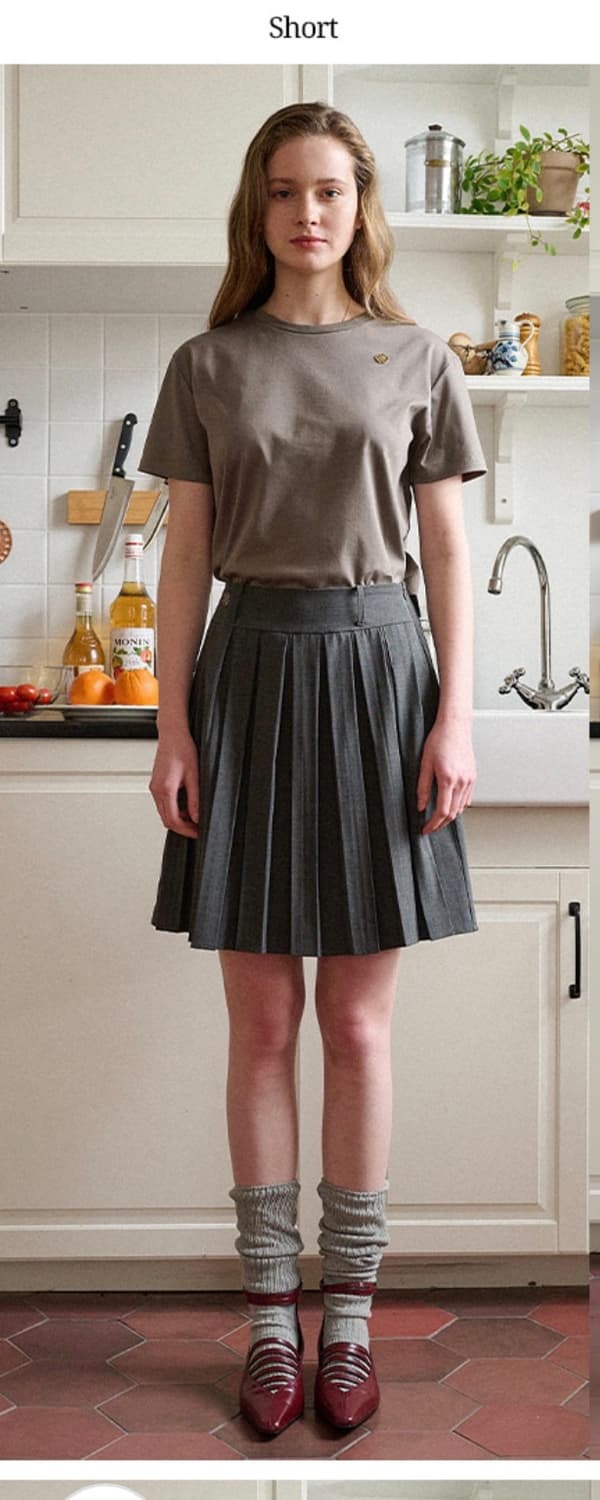 바이탈싸인 Back Cut-Out Pleats Midi Skirt 상품이미지1