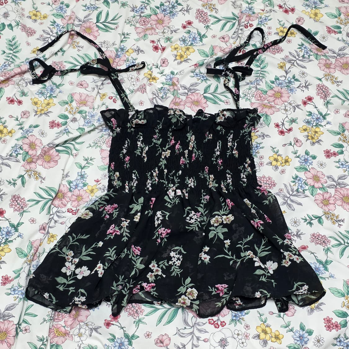 빈티지)블랙 꽃무늬 셔링 스모크 모리걸 여름휴양지 슬리브리스나시탑 상품이미지3