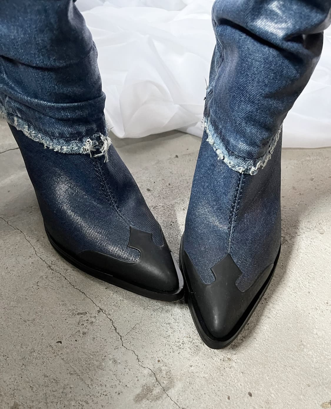 DIESEL denim distressed boots 상품이미지4