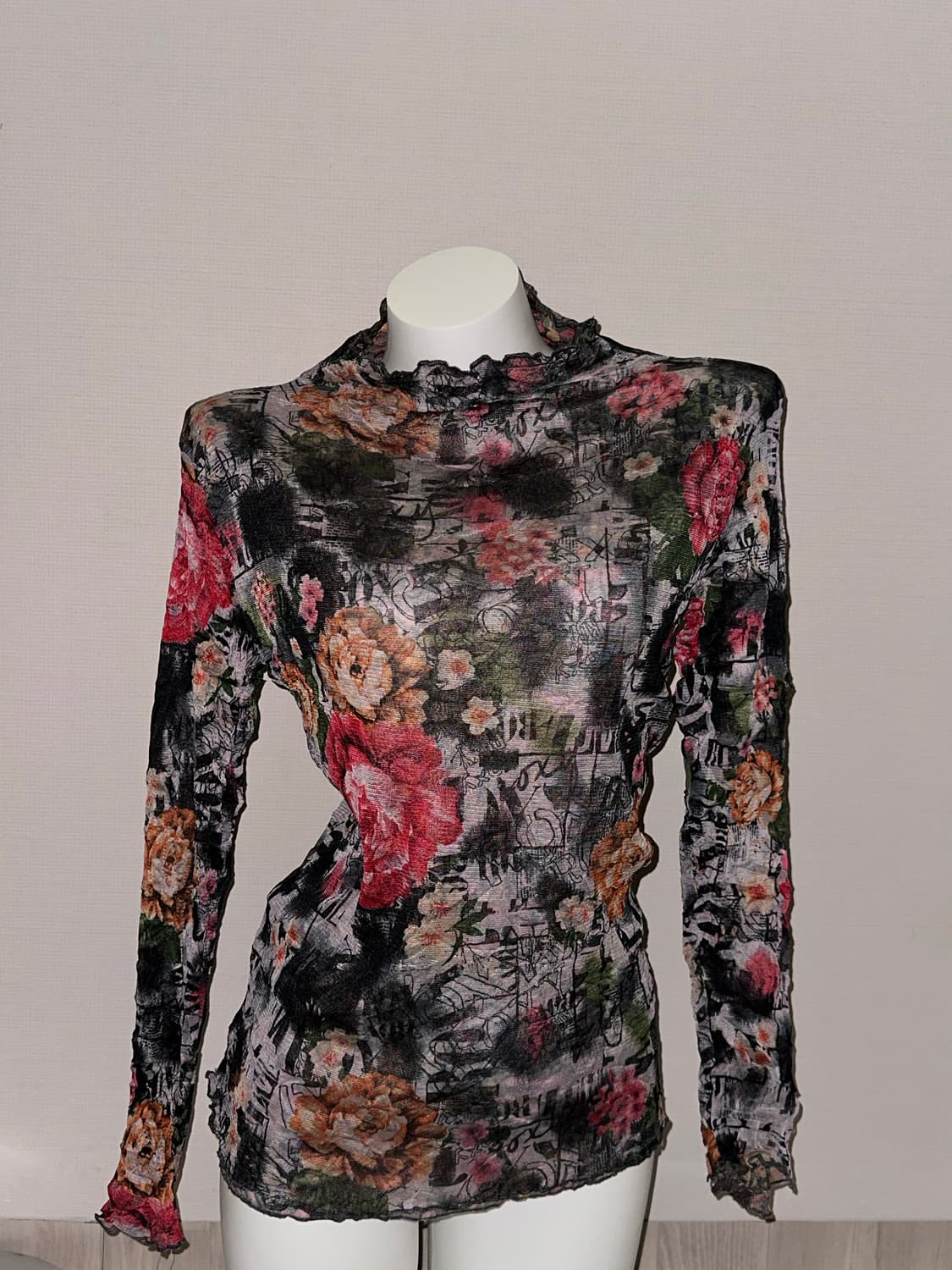 오리엔탈 로즈 메쉬 시스루 반폴라 슬리브 상품이미지1