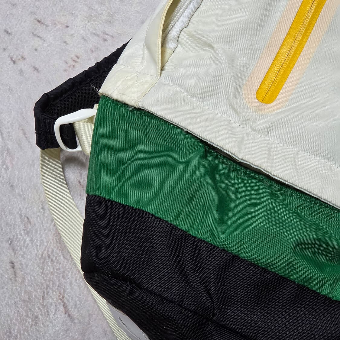 나이키 아이보리 그린 배색 백팩 상품이미지2