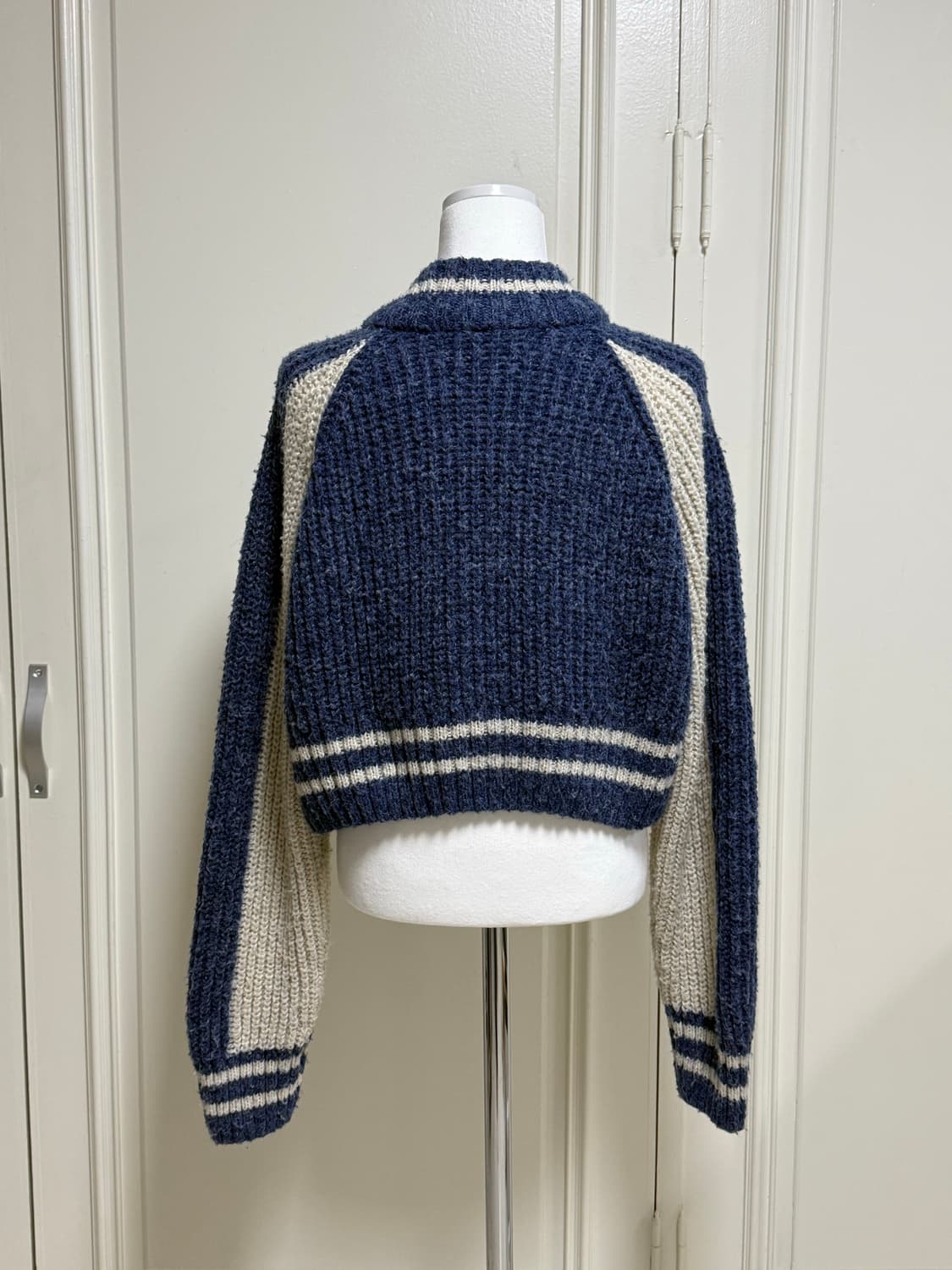 어반드레스 나그랑배색 니트집업 상품이미지3