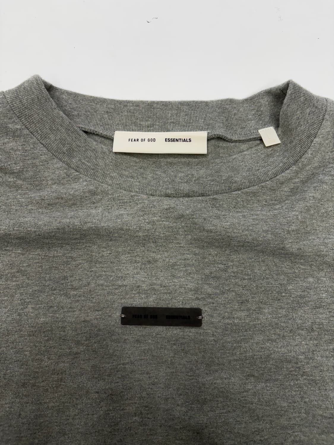 에센셜 오버핏 로고 롱슬리브 상품이미지4