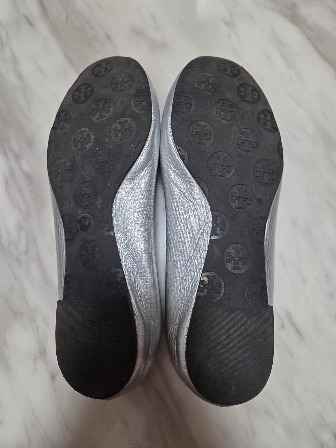 토리버치 메탈릭 실버 플랫슈즈 상품이미지6