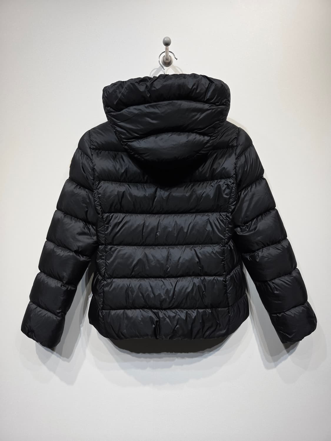 몽클레어 키즈 블랙 패딩 점퍼 후드(12A) 상품이미지4