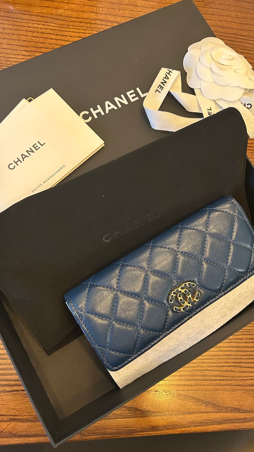 샤넬 다크네이비 중지갑 상품이미지9