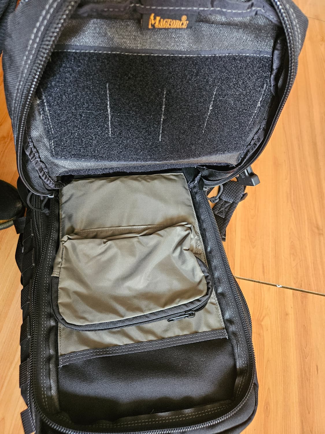 미사용) 맥포스 슈퍼팔콘 블랙 백팩 가방 상품이미지4