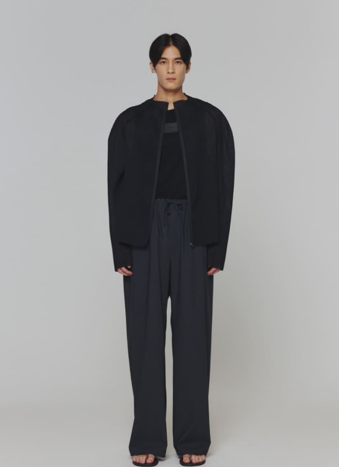 아모멘토 플리츠 집업 상품이미지1