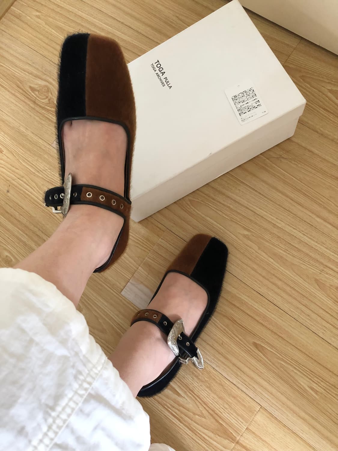 Toga Pulla 퍼 버클 메리슈즈 상품이미지6