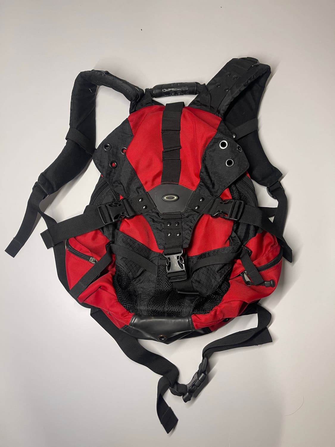 오클리 백팩 레드/블랙 상품이미지1